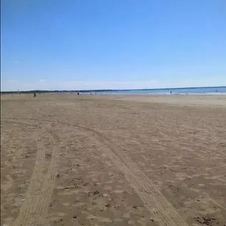 Holiday Avenue Des Pierres Couchees بيت للعطل *