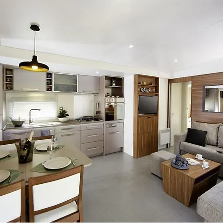بيت للعطل Holiday Avenue Des Pierres Couchees *